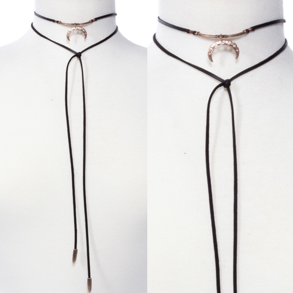 *free w $30 boutique purch* GOLD CRESCENT CHOKER